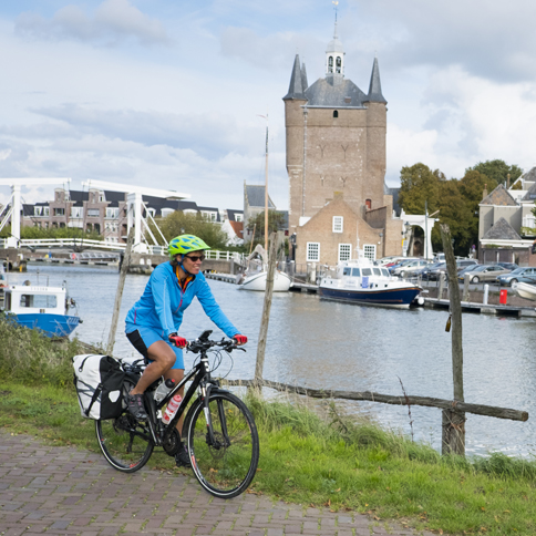 Maryanne Jones houten tactiek Fietsvakantiewinkel, fietsreizen in Nederland en Europa.